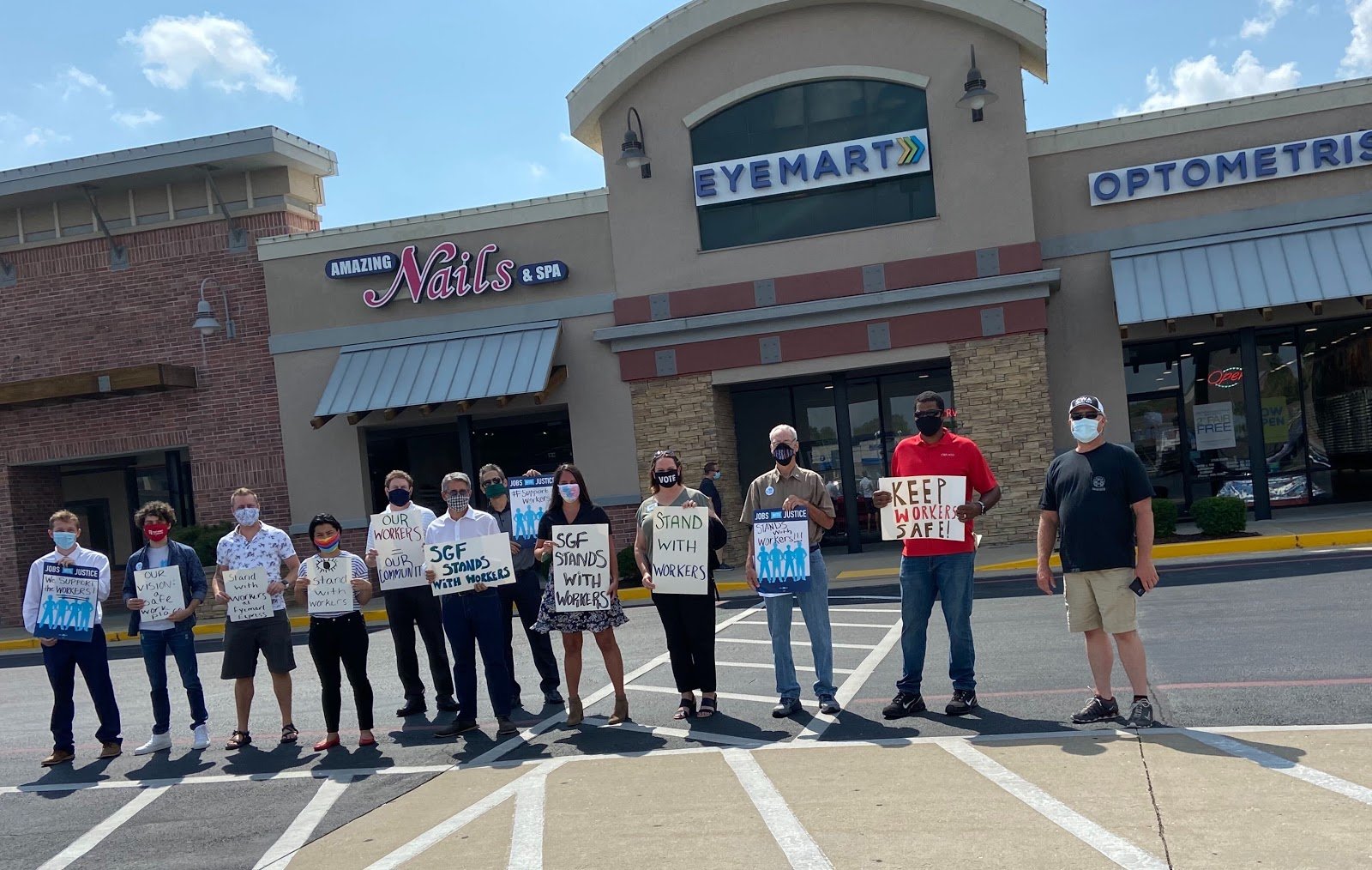 Eyemart Express Working to Unionize in Springfield Missouri Jobs with